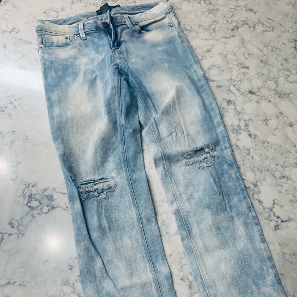 NWOT Acid Wash Distressed Jeans